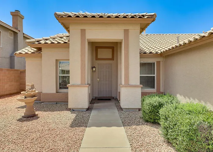 Holiday home W/ Fenced-in Yard & Patio! Peoria