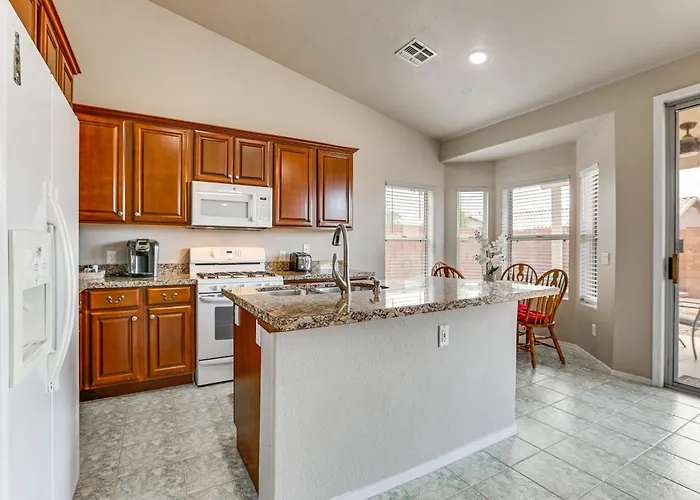 W/ Fenced-in Yard & Patio! Holiday home *